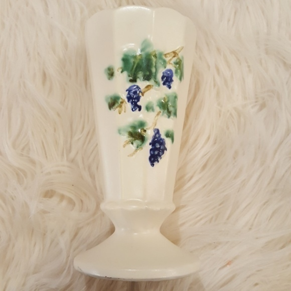 MCCOY CURIO‎ GRAPES SHORT VASE